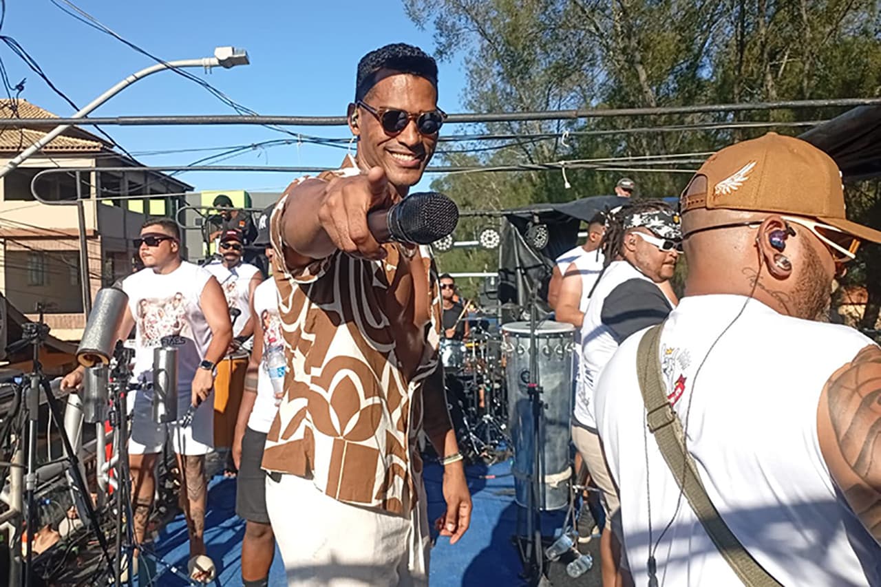 Circuito de Trios com Jack Fies animou os veranistas em Farol neste domingo 