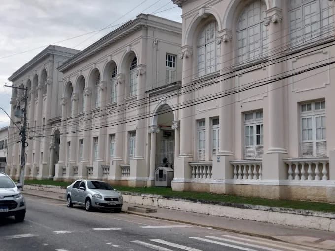 Estudantes de Medicina da FMC se manifestam após resultado do Enamed 2025