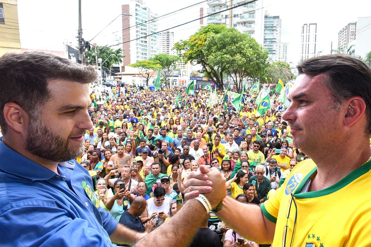 Flávio Bolsonaro convida Wladimir Garotinho para o PL e coordenação de campanha