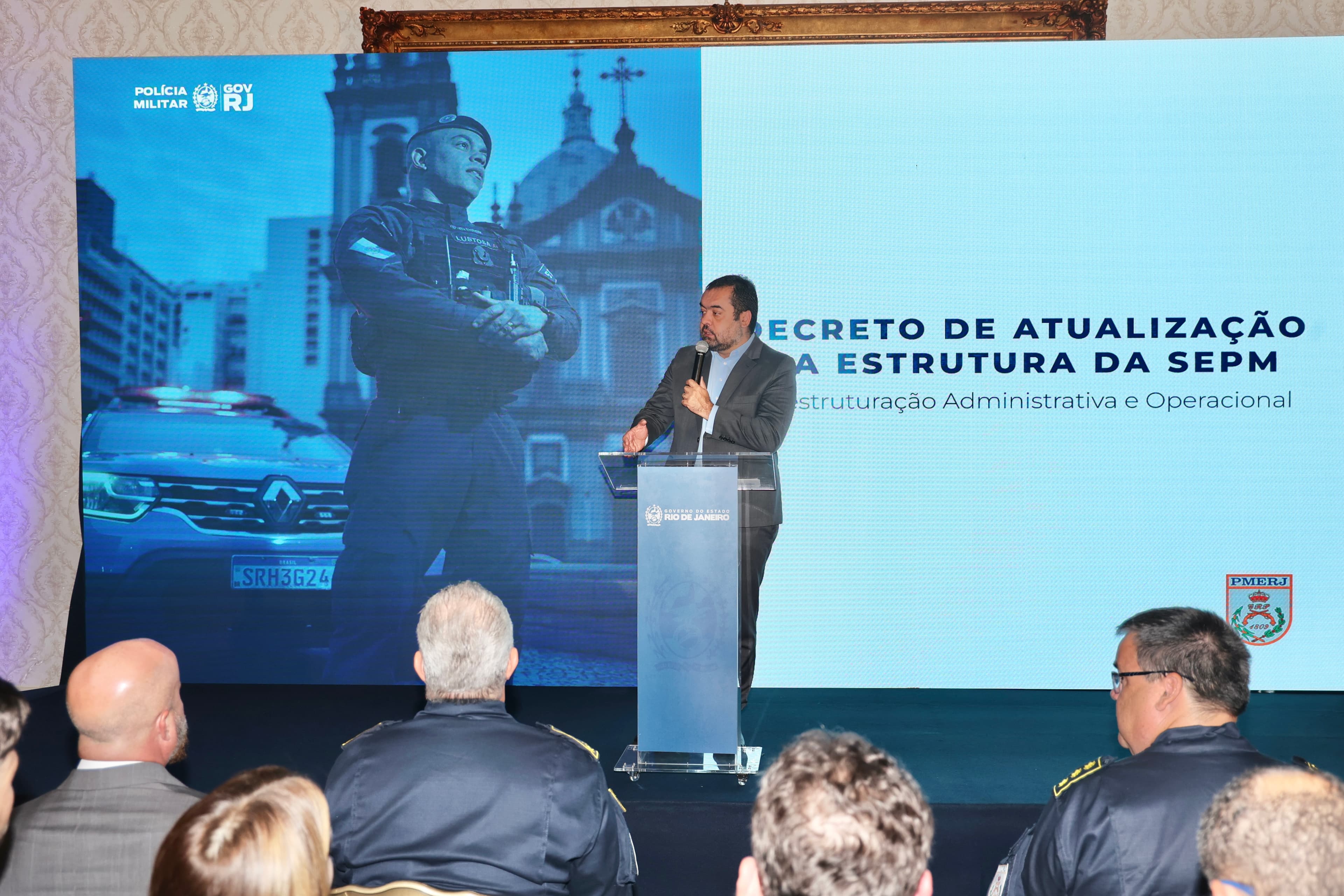 Governador do Rio assina decreto de reestruturação da Polícia Militar