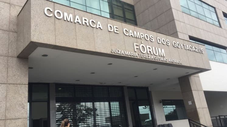 Mulher é condenada a 40 anos de prisão por matar a filha de 1 ano em Campos