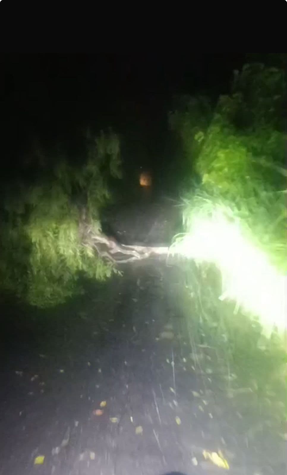 Forte chuva causa transtorno em Campos na noite de domingo